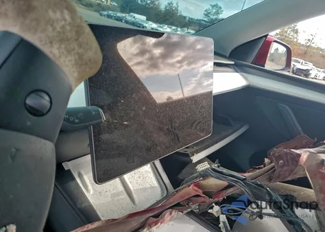 2024 Tesla Model Y from USA, damaged, VIN 7SAYGDED8RF00984